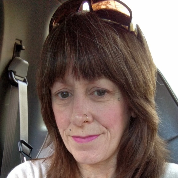 Meet your Posher, Erin - Picture 2 of 2